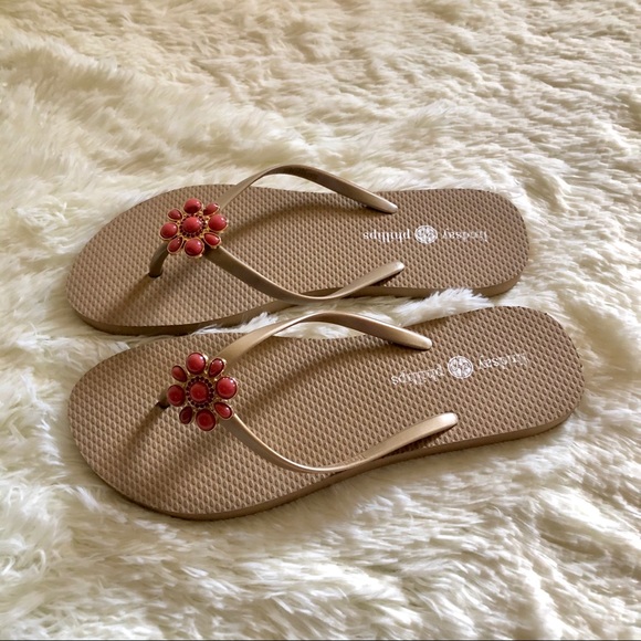 LINDSAY PHILLIPS—TAN SNAP–ON JEWELS FLIP FLOPS!! - Picture 1 of 10